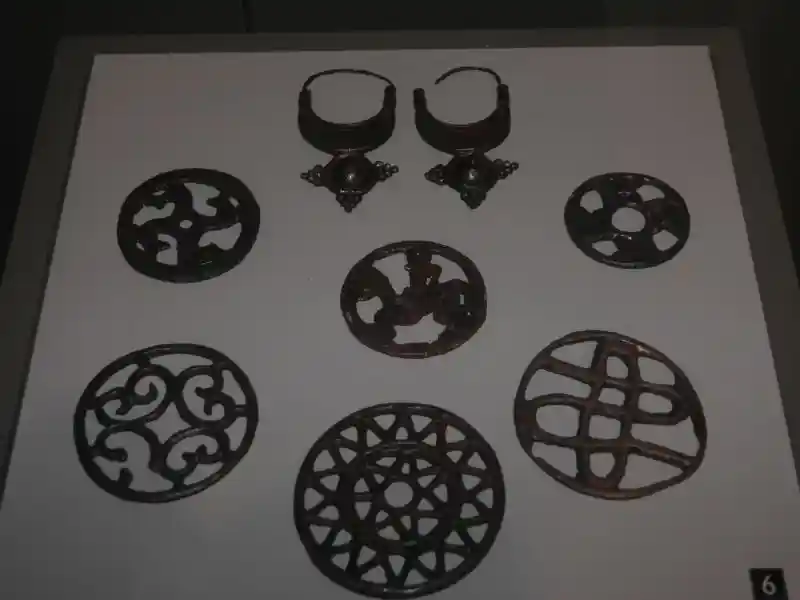 Late Avar cemetery, solar discs, swastikas and solar crosses